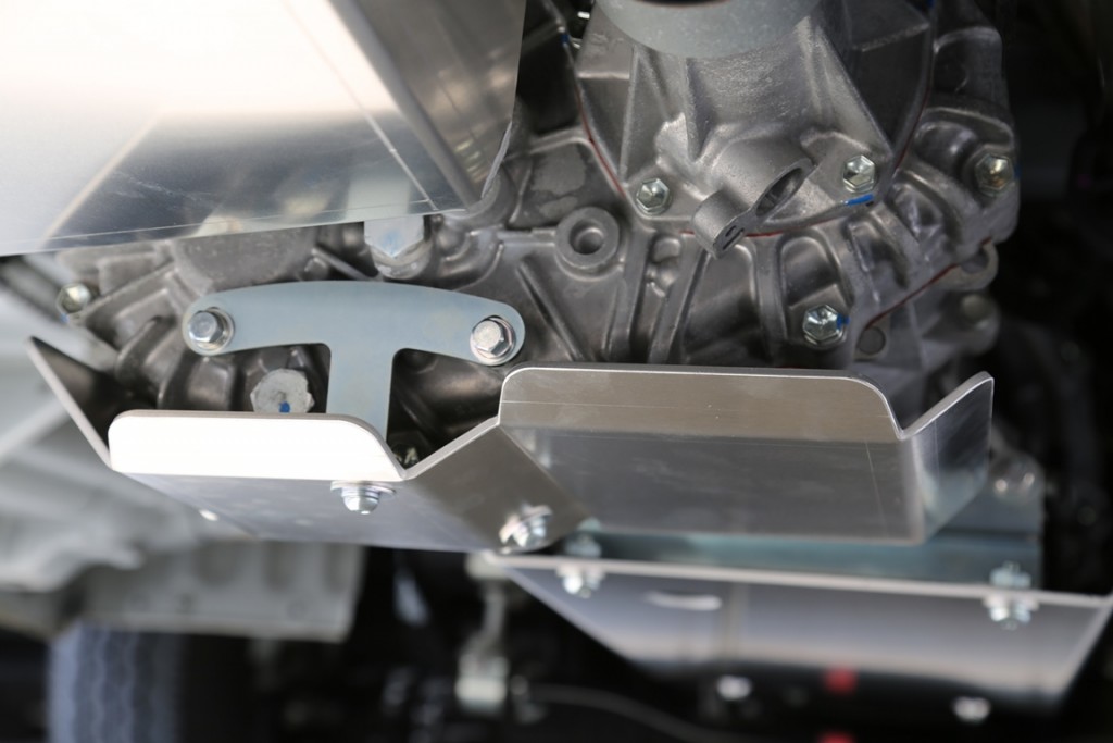 HIACEﾄﾗﾝｽﾌｧｰｶﾞｰﾄﾞ (3)