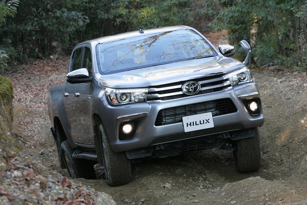 【紹介/試走】TOYOTA HILUX Z “Black Rally Edition” 4x4magazine.co.jp